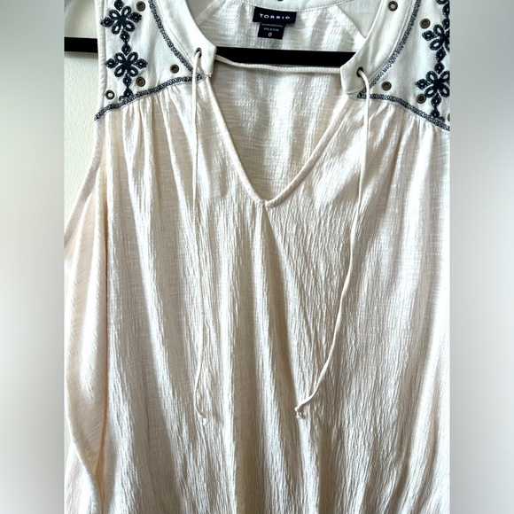 Torrid Size 0 Sleeveless Tunic Tank‎ Women L with Tie Front Embroidered Grommets - Picture 9 of 12